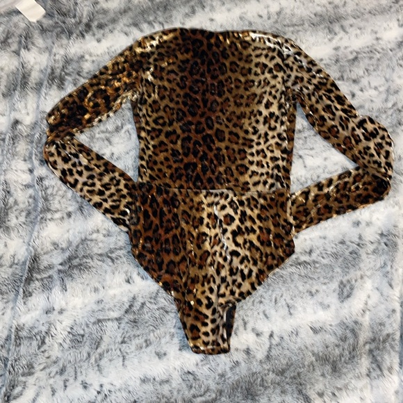 Urban Outfitters Leopard Velvet Bodysuit - Picture 4 of 4